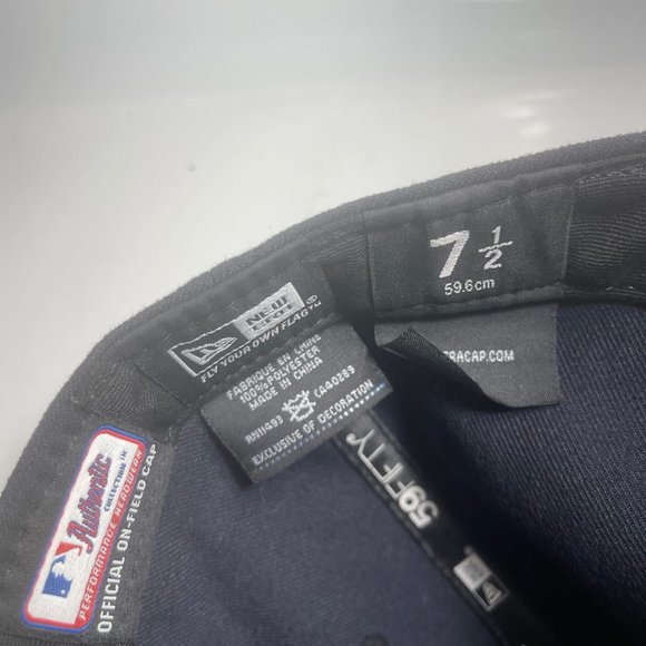 New Era 59Fifty Authentic MLB Boston Red Sox Embroidered Socks Men's Fitted Cap - Picture 9 of 9